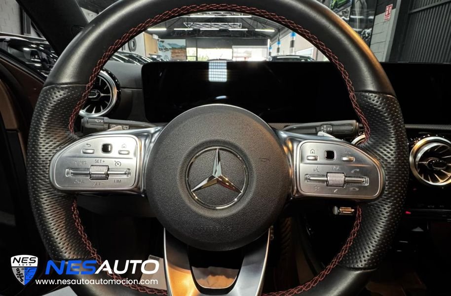 MERCEDES-BENZ Clase A 250 e 218 CV 8G-DCT AMG Line