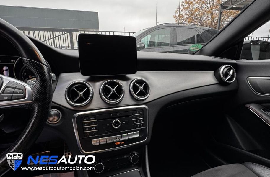 MERCEDES-BENZ Clase CLA 200 Shooting Brake 156 CV AMG Line