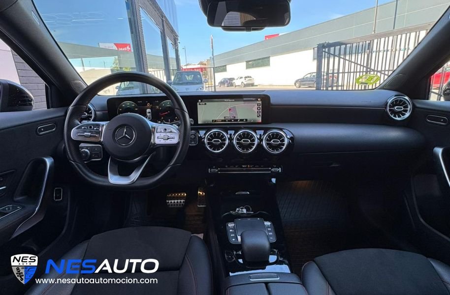 MERCEDES BENZ CLASE A180 SEDAN