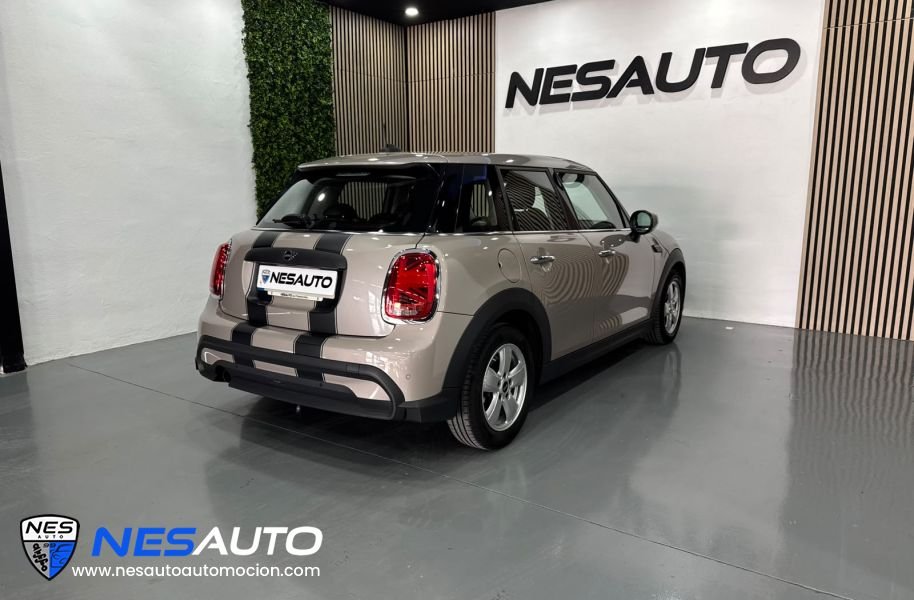 MINI Cooper 5 puertas Automático