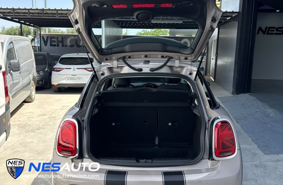 MINI Cooper 5 puertas Automático